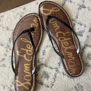 Sam Edelman Gracie T-Strap Flat Sandal Thong Flip Flop Black Patent size 9
